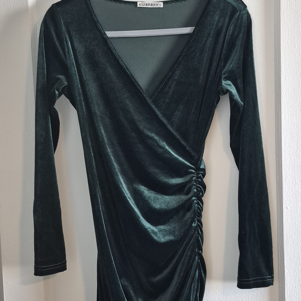 Guberry Women's Long Sleeve Green Velvet Dress